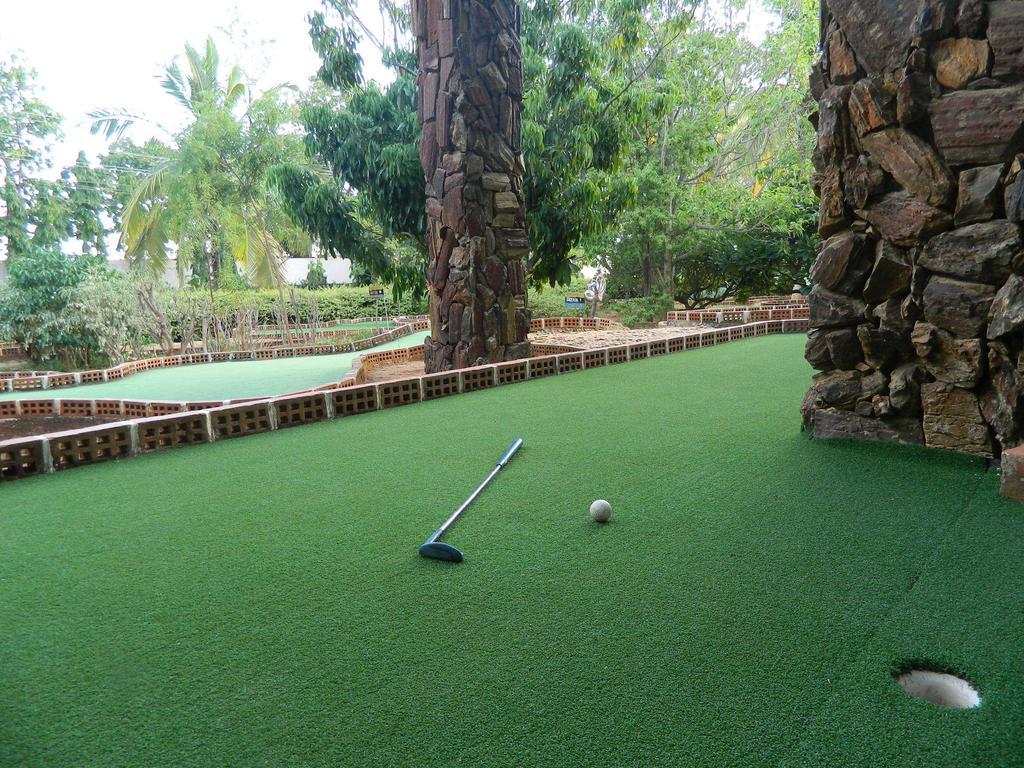 Fantasy Golf Resort Bangalore Bagian luar foto